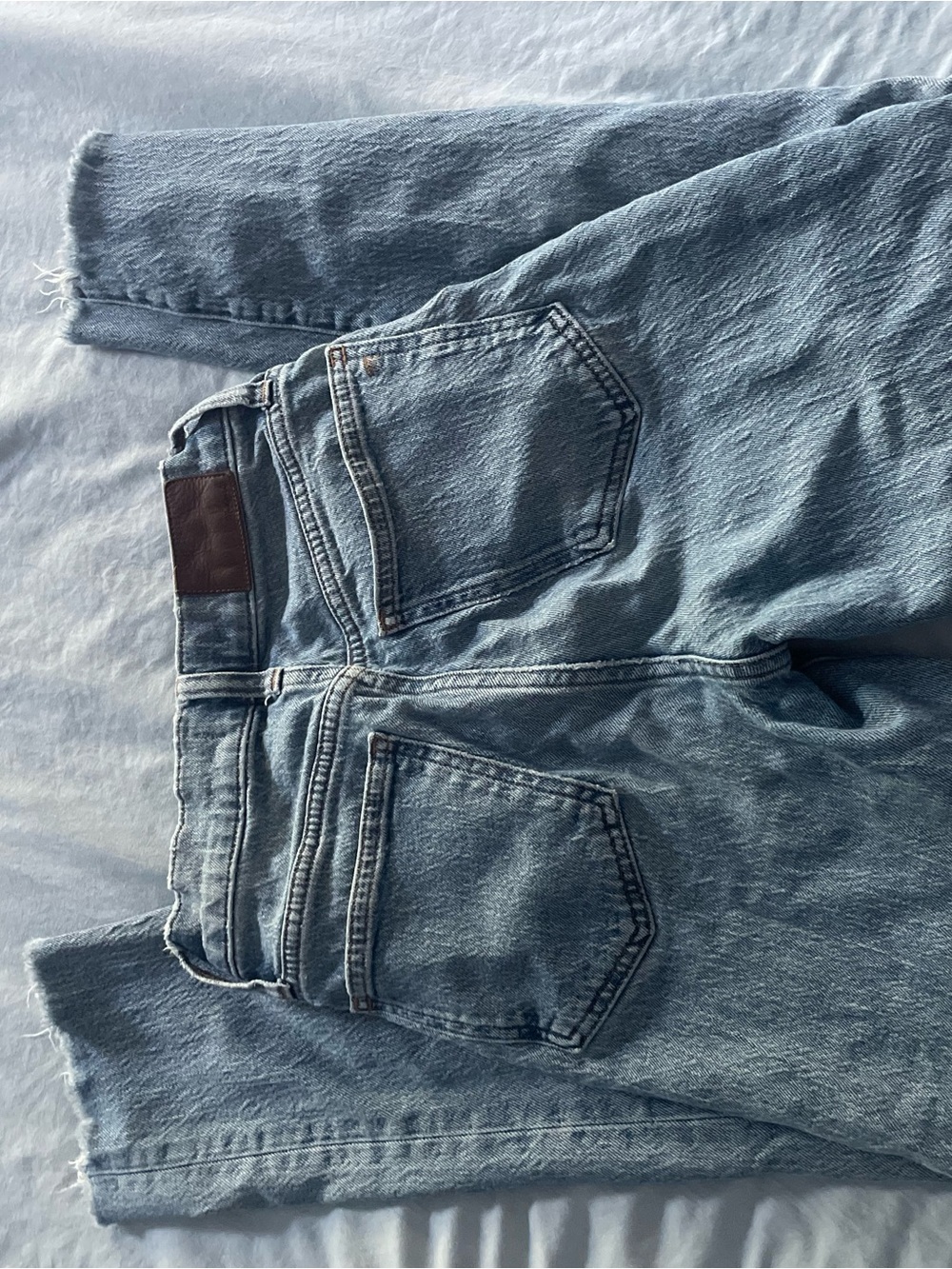 Women’s High-Rise Straight Jeans in Light Blue - Picture 5 of 6
